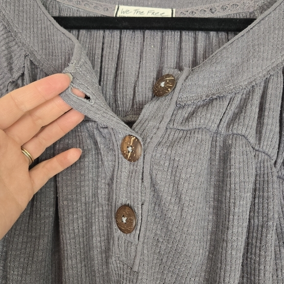 Free People Must Have Henley Gray Waffle Thermal Top Size XS Long Sleeve Light - Picture 8 of 11